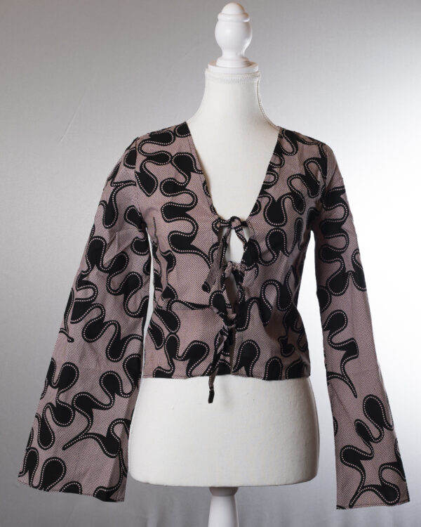 Tie Bluse