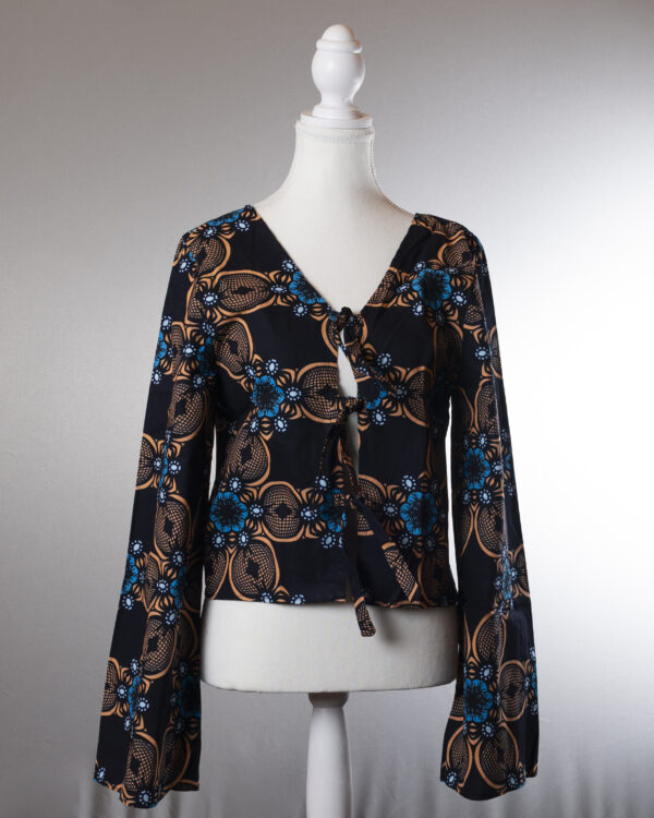 Tie Bluse